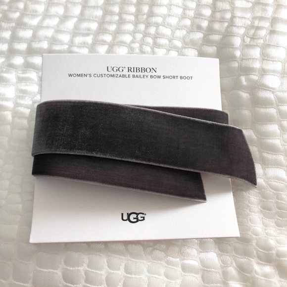 UGG Accessories - 🆕Women’s Ugg Short Bailey Bow Ribbon Pair